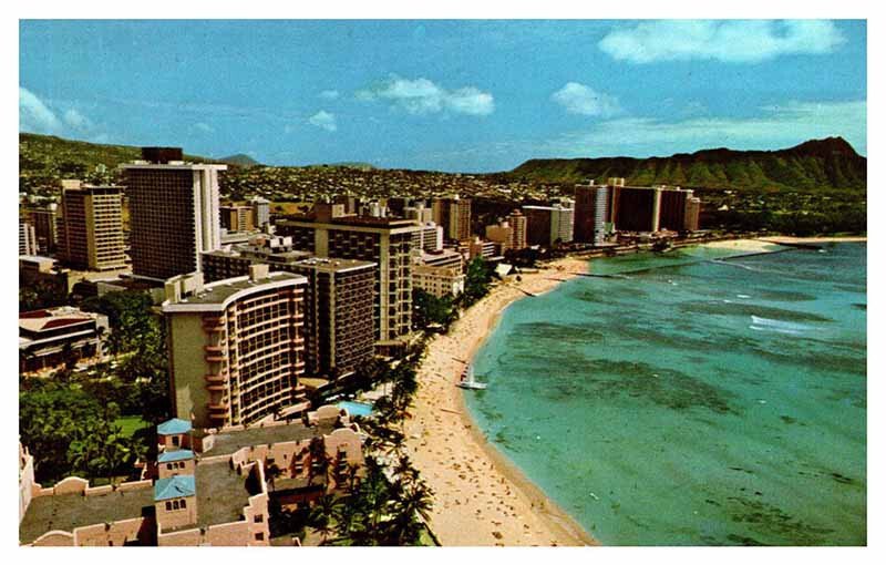 Postcard BEACH SCENE Honolulu - Waikiki Hawaii HI AR1785