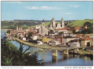 Germany Passau Donaupartie mit Hafen