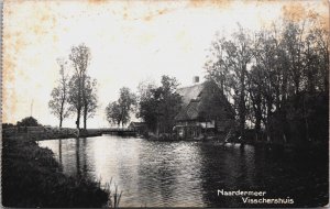 Netherlands Naardermeer Vissershuis Vintage Postcard C124