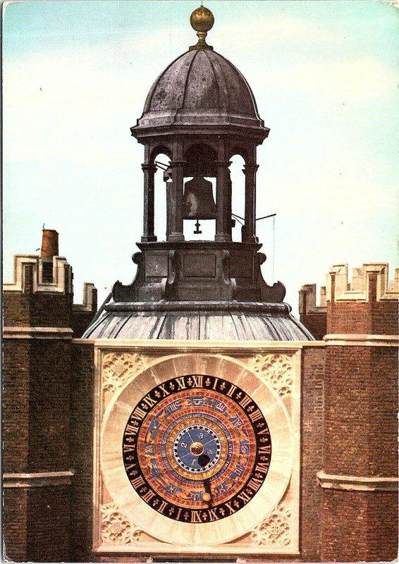 Postcard~The Astronomical Clock~Hampton Court Palace~Middlesex~4x6~O1 