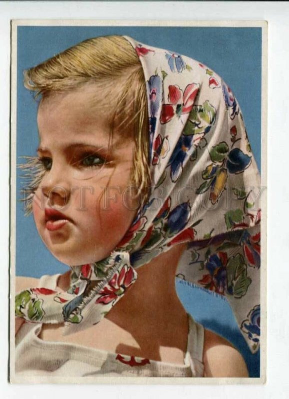 429324 GERMANY children girl in a scarf old postcard