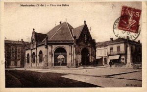 CPA MONTENDRE Place des Halles (666835)