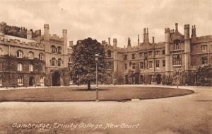 CAMBRIDGE UK TRINITY POSTCARD 1910s