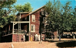 Anderson's Lucas Ranch Hotel roadside Rogue River Oregon Postcard 20-11829