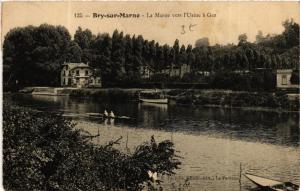 CPA BRY-sur-MARNE La Marne vers l'Usine a Gaz (600157)