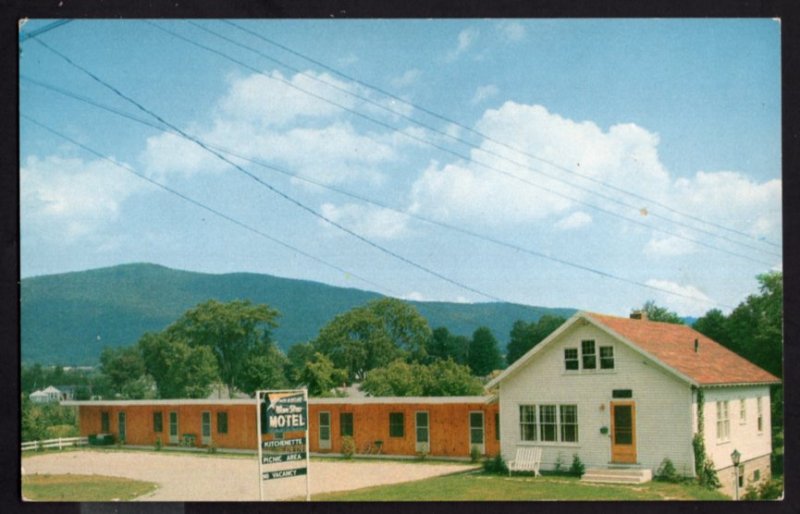 Vermont RUTLAND Blue Star Motel, Route 4 East, 152 Woodstock Ave. 1958 CHROME