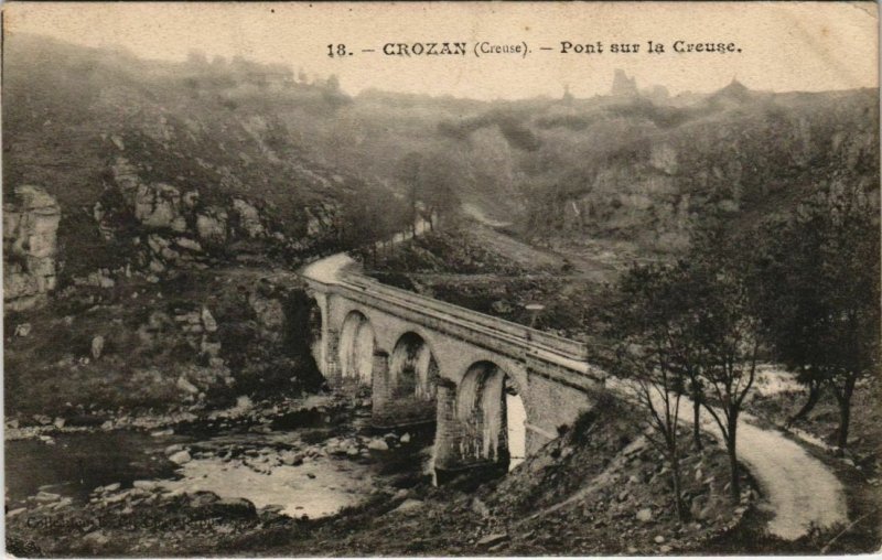 CPA Crozant Pont sur la Creuse FRANCE (1050260)