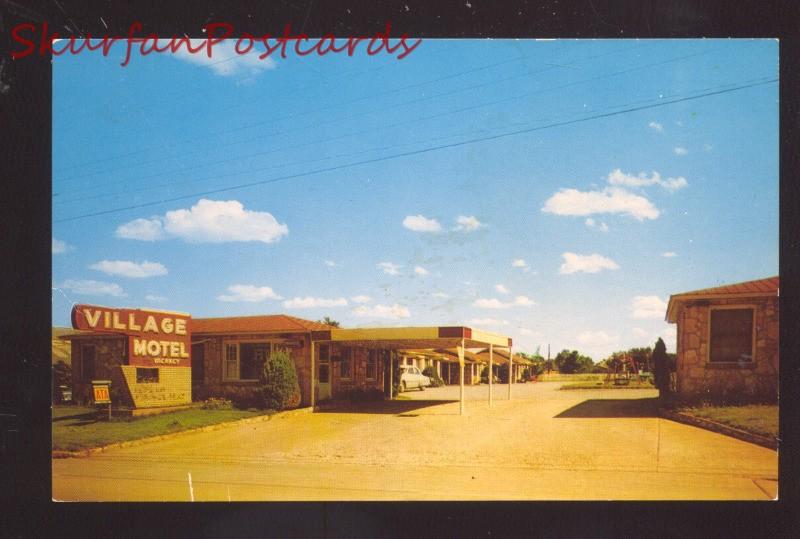 SHAMROCK TEXAS VILLAGE MOTEL VINTAGE ADVERTISING POSTCARD