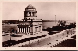 New York City Grants Tomb And Hudson River Vintage RPPC C098
