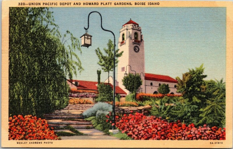 postcard Boise Idaho - Union Pacific Depot and Howard Platt Gardens