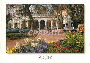 Postcard Moderne Vichy (Allier) La Source des Celestins