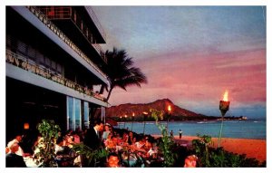 Postcard HOTEL SCENE Honolulu - Waikiki Hawaii HI AT5931