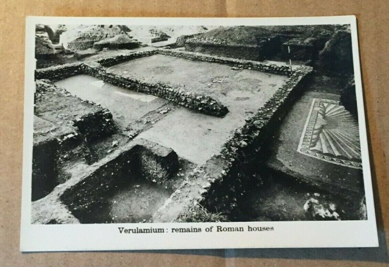 VINTAGE UNUSED REAL PHOTO POSTCARD VERULAMIUM REMAINS OF ROMAN HOUSES UK