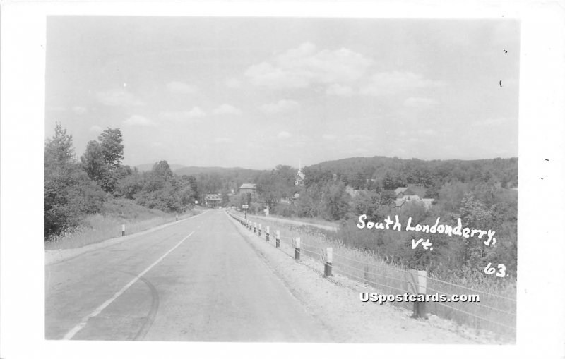 Street Scene - South Londonderry, Vermont