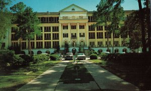 VINTAGE POSTCARD VETERANS ADMINISTRATION BUILDING CENTER AT BILOXI MISSISSIPPI