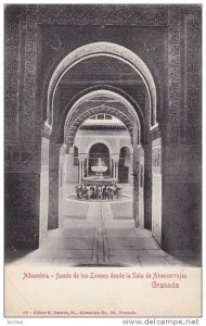 Alhambra, fuente de los Leones desde la Sala de 'Abencerrajes, Granada, Andal...