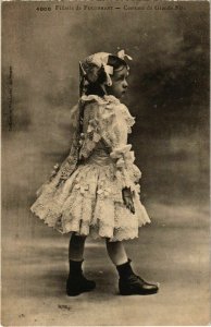 CPA Fouesnant - Fillette de Fouesnant - Costume de Grande Fete (1033103)