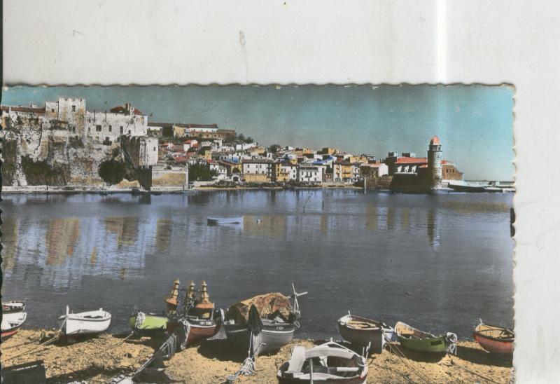 Postal 010337: Playa e Iglesia de Saint Vincent en Collioure, Francia