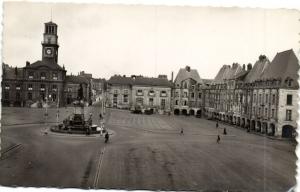 CPA CHARLEVILLE - Place Ducale (173895)