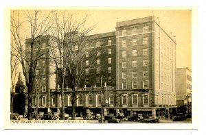 NY - Elmira. Mark Twain Hotel, Street Scene