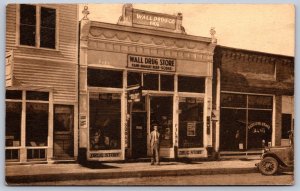 K23/ Wall South Dakota Postcard c1940s Ted Hustead Wall Drug Store 466