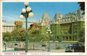 The Empress Hotel Victoria BC Flower Baskets Old Car UNUSED Vintage Postcard D97