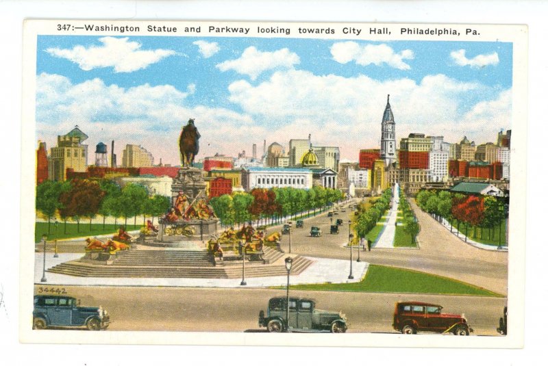 PA - Philadelphia. Washington Statue & Benjamin Franklin Parkway