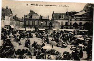 CPA AK DREUX-La Place Rotrou un jour de Marché (177628)