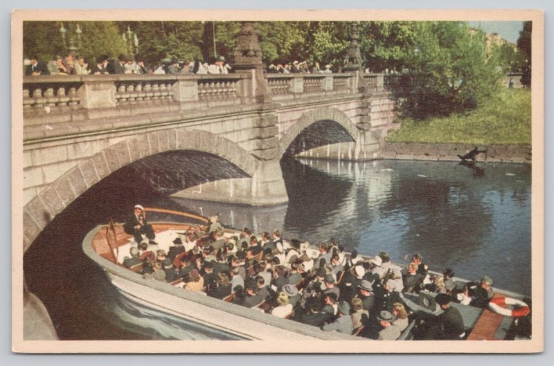 Postcard Gothenburg Sweden Paddan Tour Boat Kungsportsbron 1950s View