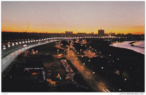 Lakeshore Blvd and Lake Ontario, Dawn Breaks over Toronto Skyline, Toronto, O...