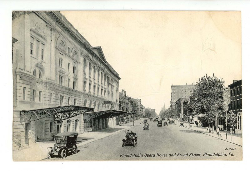 PA - Philadelphia. Broad Street & Philadelphia Opera House ca 1909 (crease)