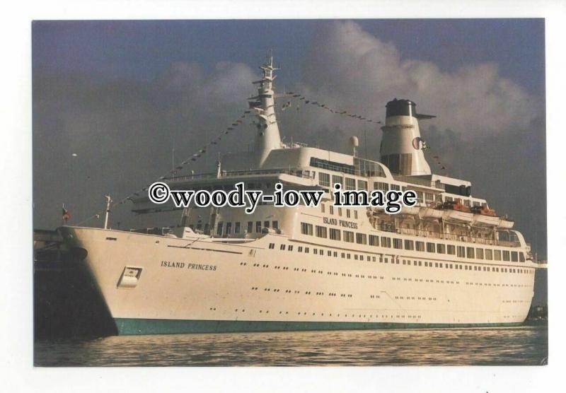 LN0557 - Princess Cruises Liner - Island Princess at Auckland - postcard