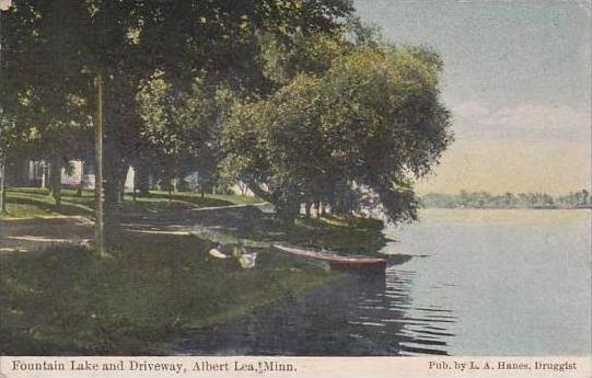 Minnesota Albert Lea Fountain Lake And Driveway