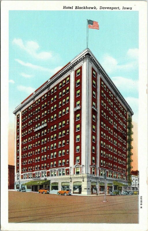 Hotel Blackhawk Davenport Iowa IA Old Car Sunset WB Postcard VTG UNP Unused 