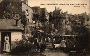 CPA FOUGERES - Un Jardin sous les Remparts (298205)