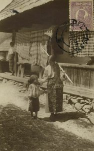 romania, PLOEȘTI (?), Woman and Little Girl in the Street (1922) RPPC Postcard