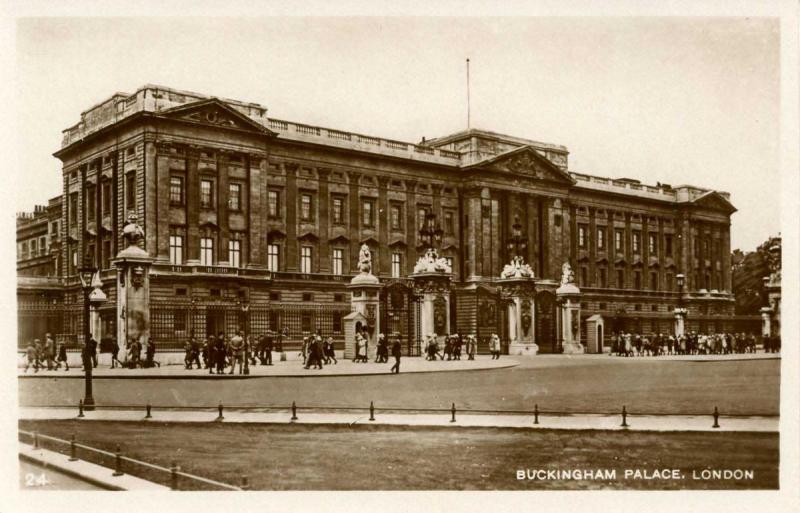 UK - England, London. Buckingham Palace     *RPPC