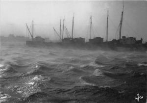 BF37390 tempete en bretagne saint guenoble penmarc h france  Boat Ship Bateaux