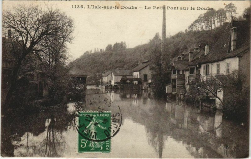 CPA L'ISLE-sur-le-DOUBS Le Petit Pont sur le Doubs (1114822)