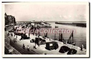 Old Postcard the harbor entrance Treport