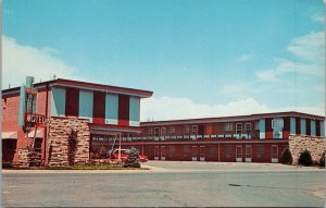 Thunderbird Motel Riverton Wyoming Postcard PC430