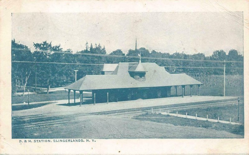 D. & H. TRAIN DEPOT RAILROAD STATION SLINGERLANDS NEW YORK POSTCARD 1911