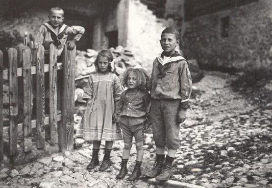 Swiss 1900s Children in Poverty Switzerland Award Winning Photo Postcard