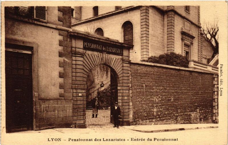 CPA LYON-Pensionnat des Lazaristes Entrée du Pensionnat (427233)