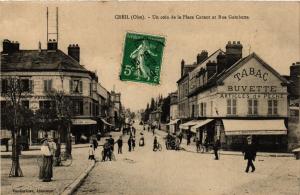 CPA CREIL - Un coin de la Place Carnot et Rue Gambetta (259552)