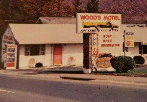 Vintage Postcard Wood's Motel Franklin North Carolina US 23-441 NC 28   689