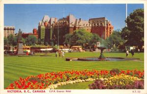 Victoria British Columbia~CPR Empress Hotel~Ladies by Fountain~Monument~1953 Pc