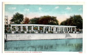 Clinton River, Front of Park Hotel, Mt. Clemens, MI Postcard *5N(3)27