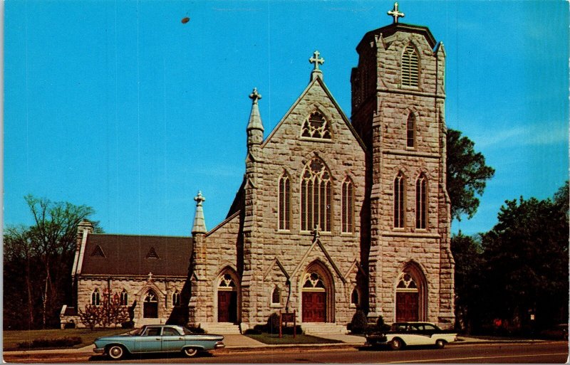 VINTAGE POSTCARD CLASSIC CARS PARKED OUTSIDE ST. PETER'S CHURCH GREAT BARRINGTON