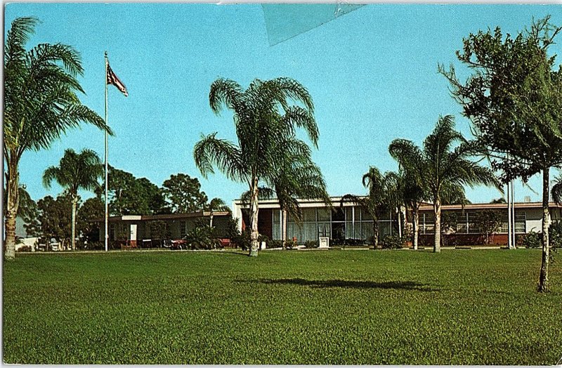 Chrome SCHOOL SCENE Okeechobee - Near Port St. Lucie & Fort Pierce FL AH9111